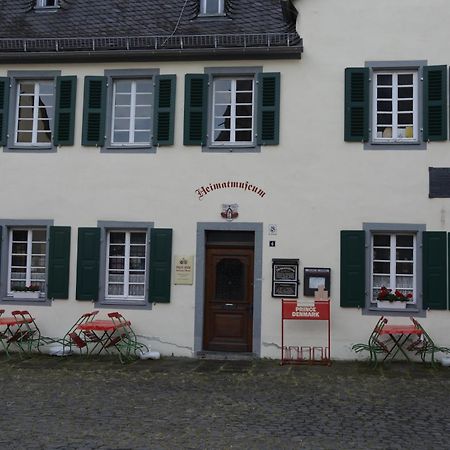 Stiftsherrenhaus Munstermaifeld Екстер'єр фото