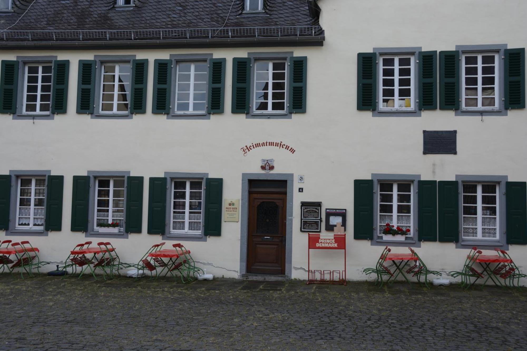 Stiftsherrenhaus Munstermaifeld Екстер'єр фото