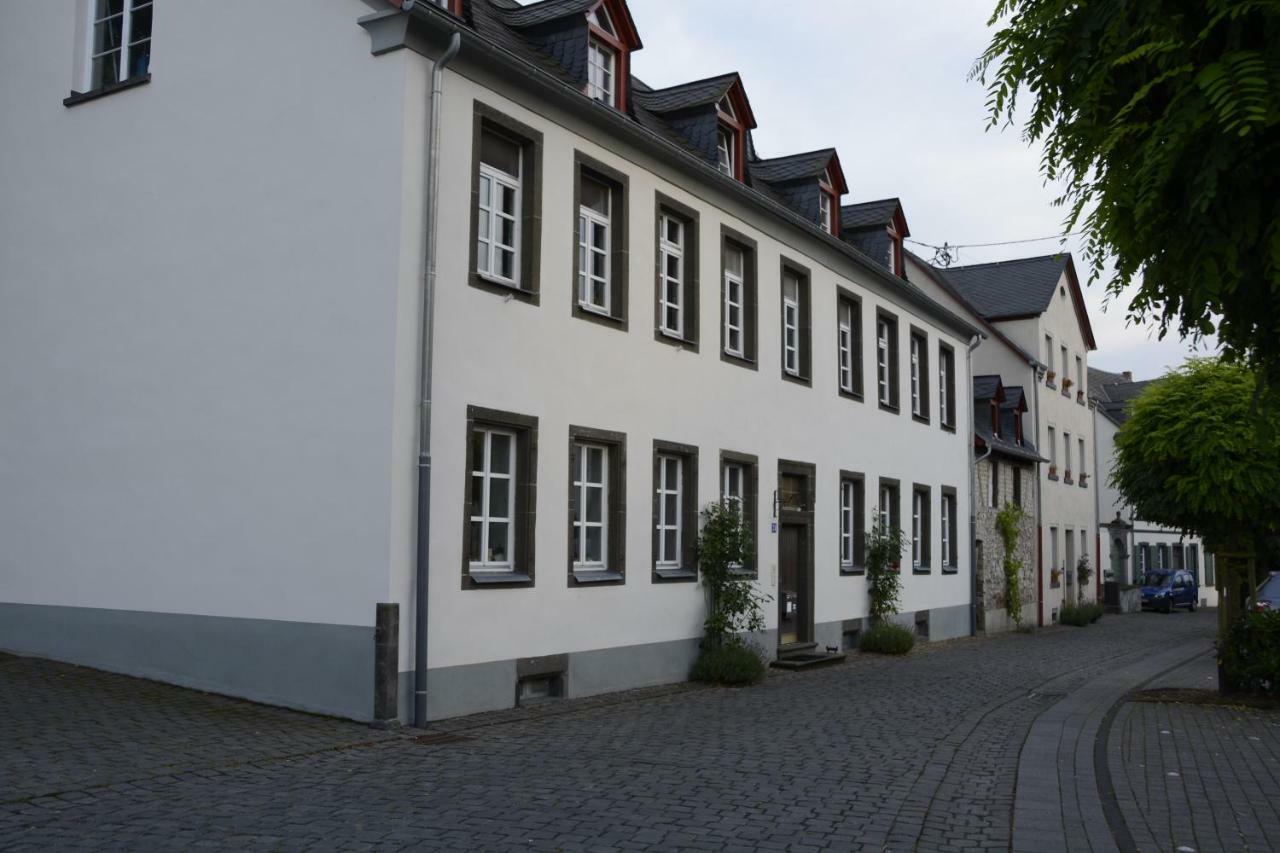 Stiftsherrenhaus Munstermaifeld Екстер'єр фото