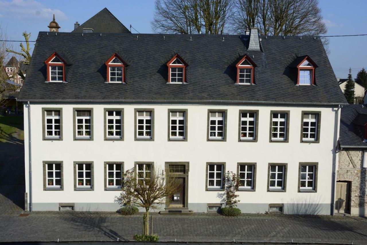 Stiftsherrenhaus Munstermaifeld Екстер'єр фото
